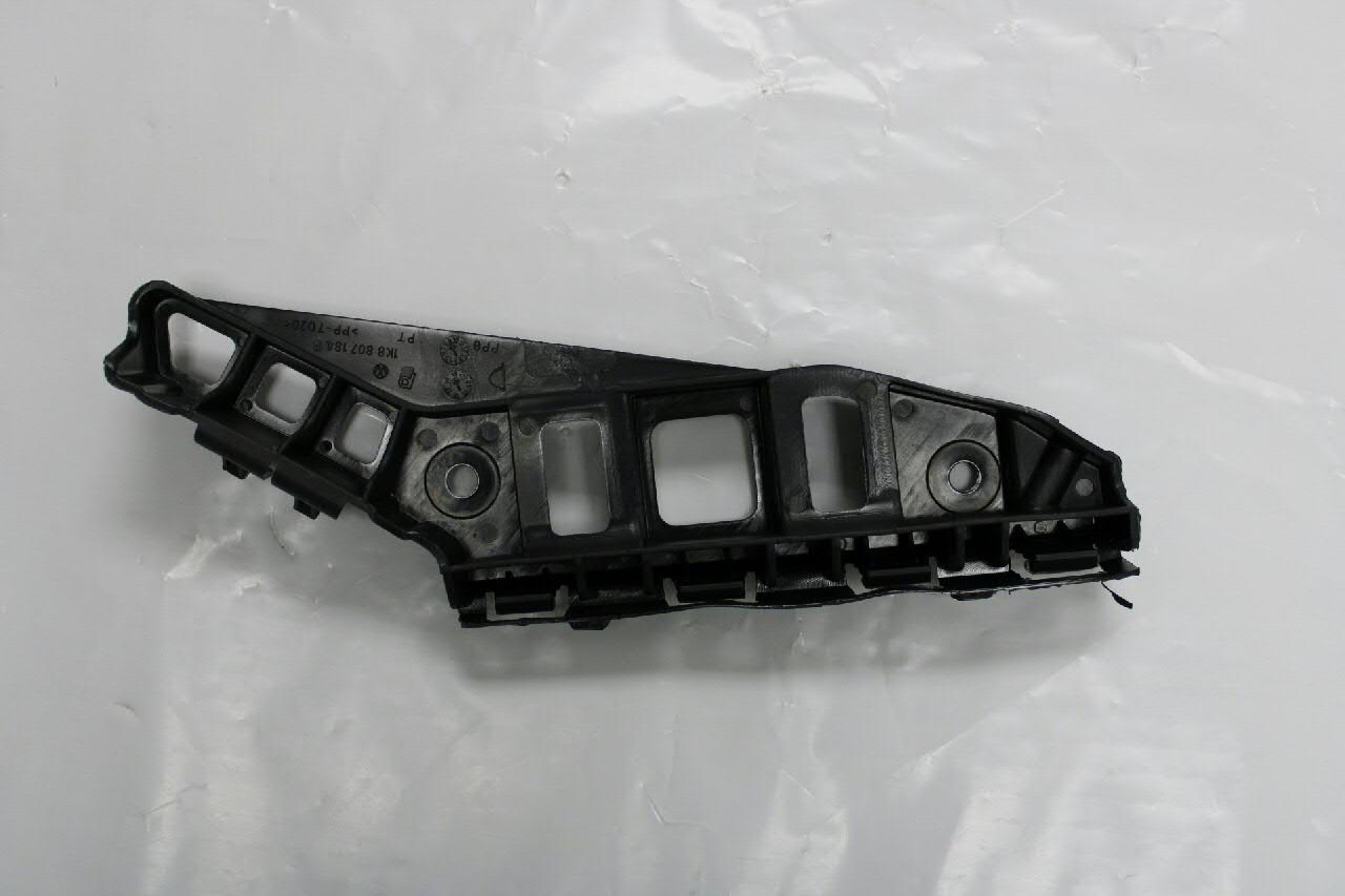 1K8807184B VAG Soporte de parachoques delantero derecho