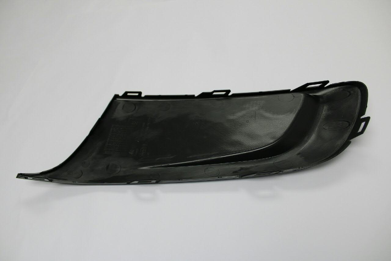 2K58536669B9 VAG Tapa de rejilla de faro antiniebla delantero derecho