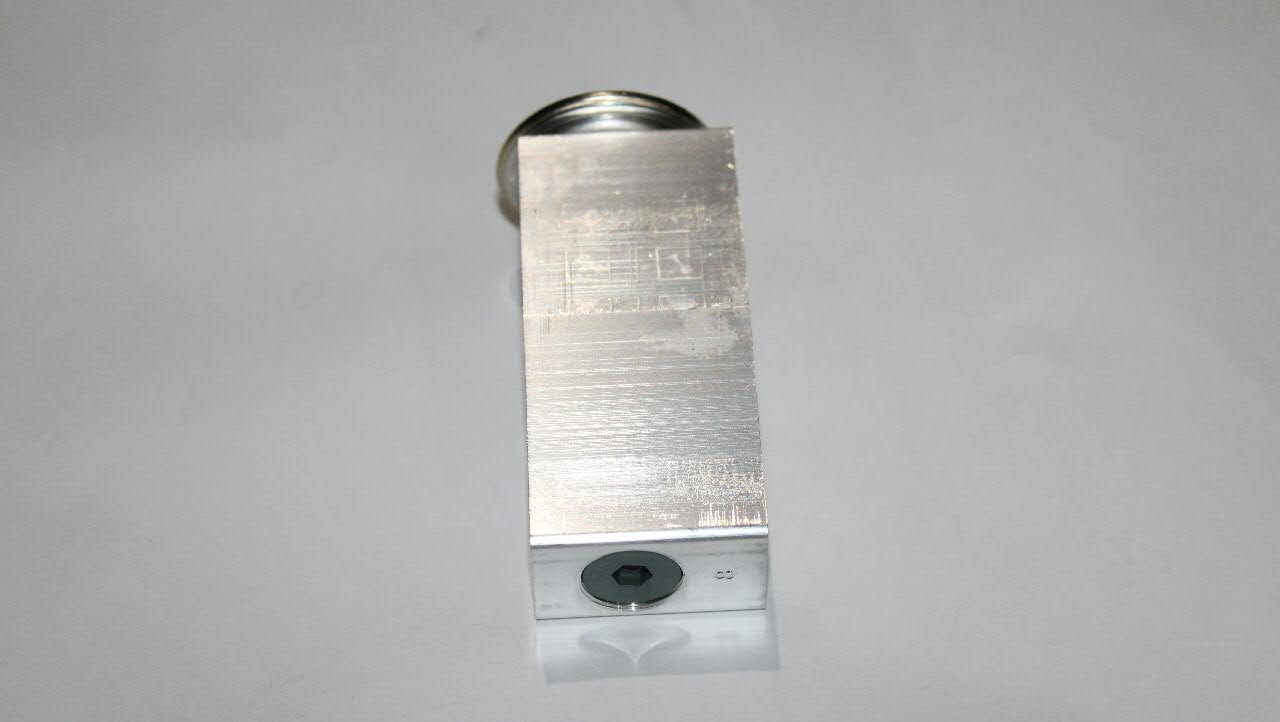 2Q0816679C VAG Válvula TRV del aire acondicionado