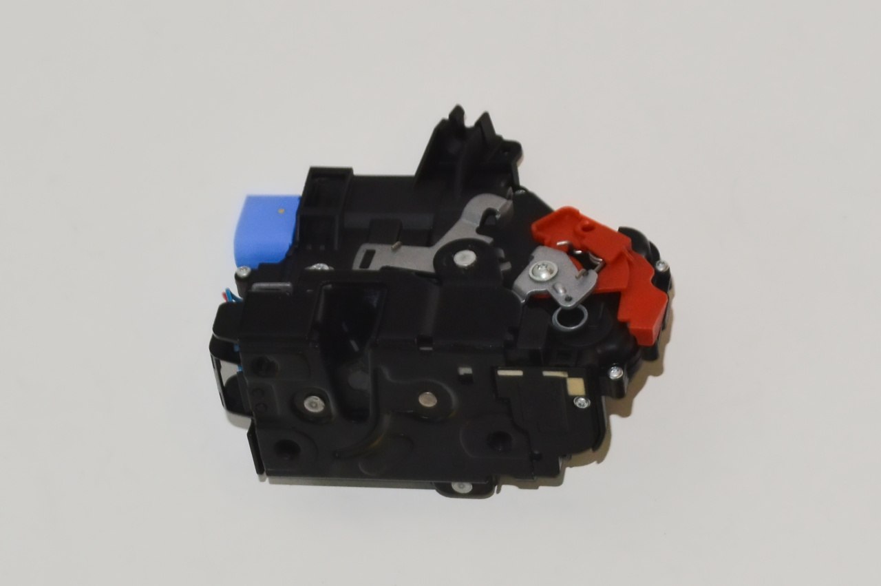 3D1837016AE VAG Cerradura delantera derecha