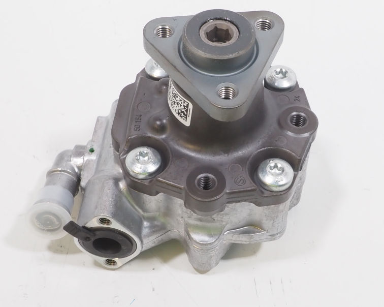 Bomba de dirección asistida  VAG 4F0145156K precio, desde 137,24 EUR