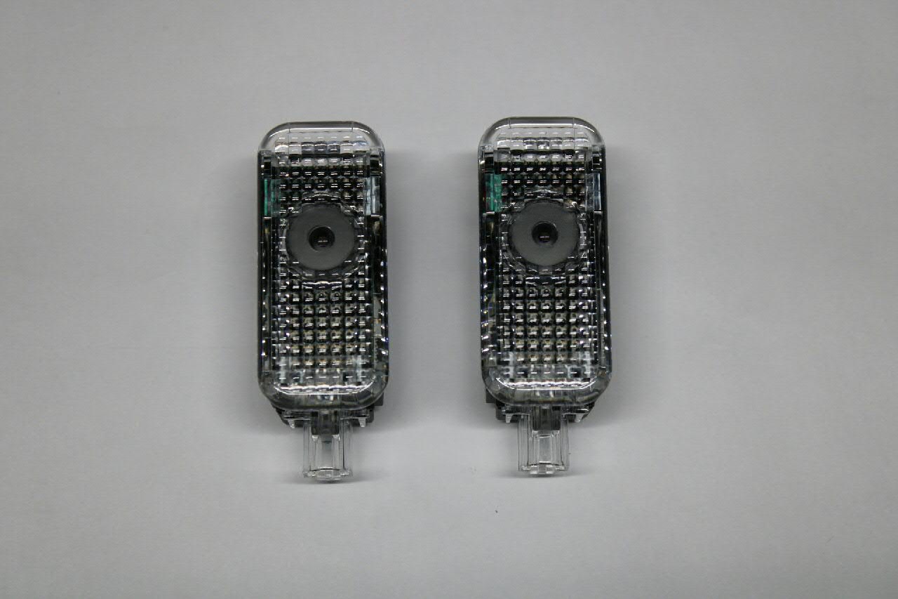 Lámpara de cortesía de puerta VAG 4G0052133G precio, desde 168,56 EUR
