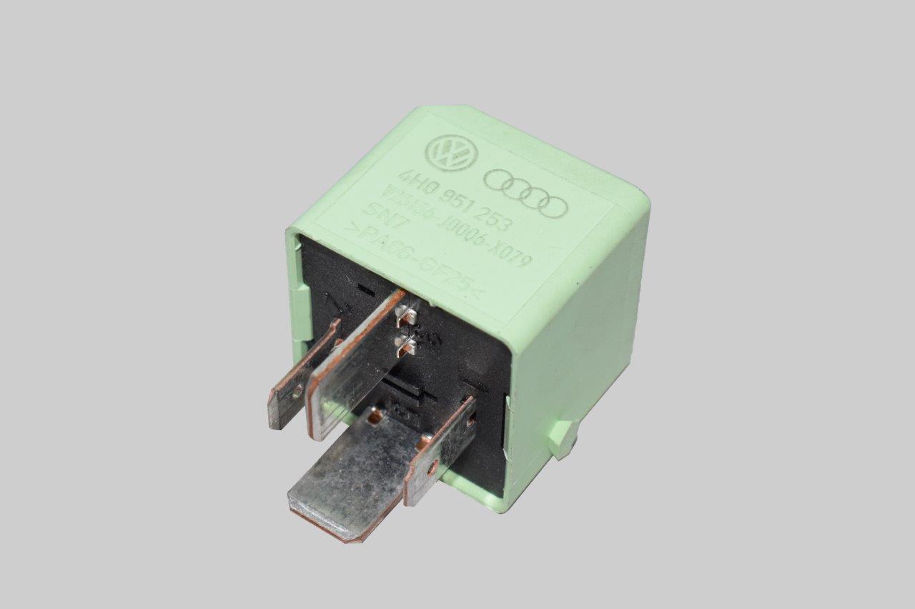 4H0951253 VAG Relé de bomba eléctrica de combustible