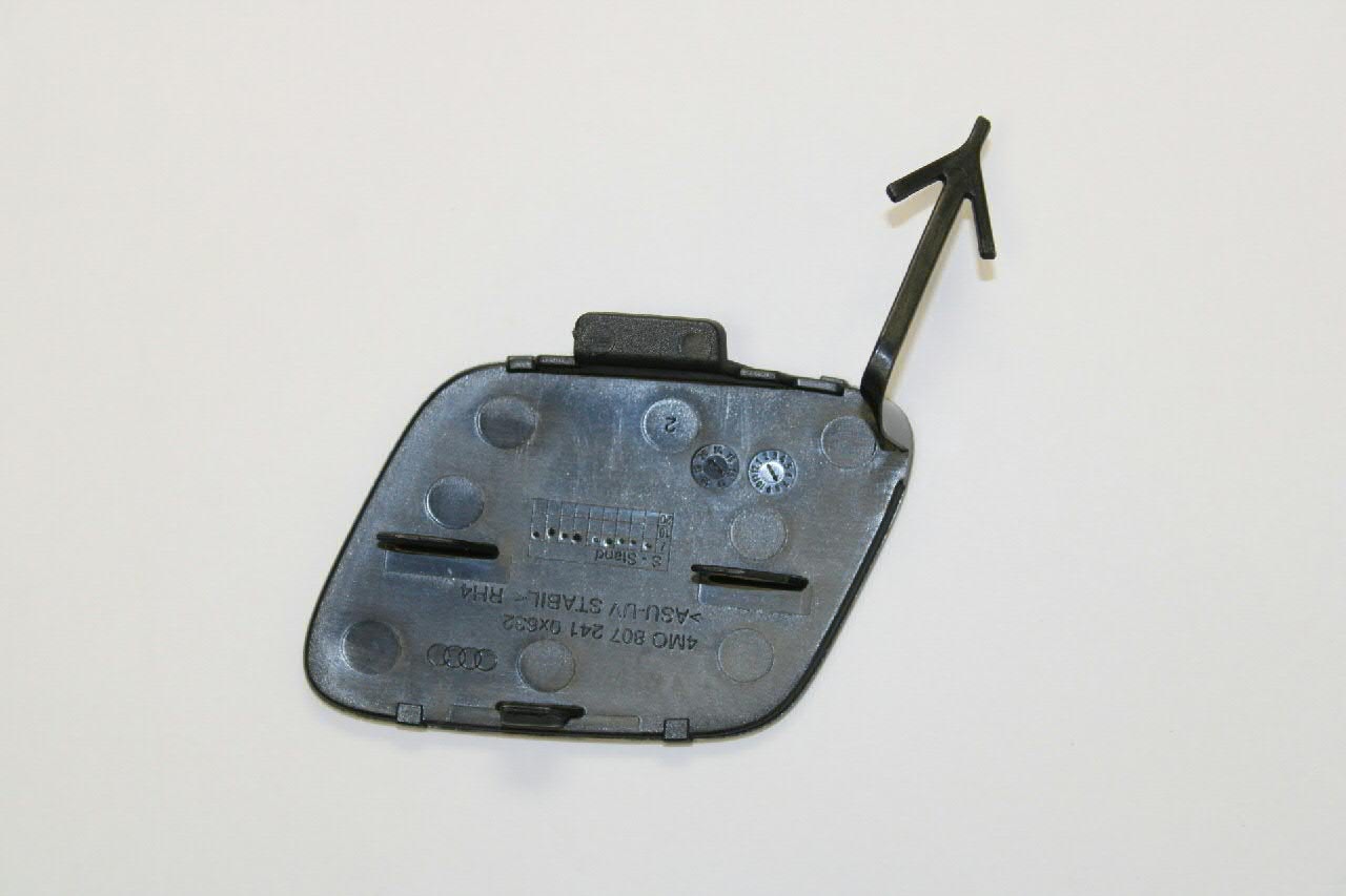 4M0807241B4W3 VAG Cobertura de parachoques, enganche de remolque, delantera 
