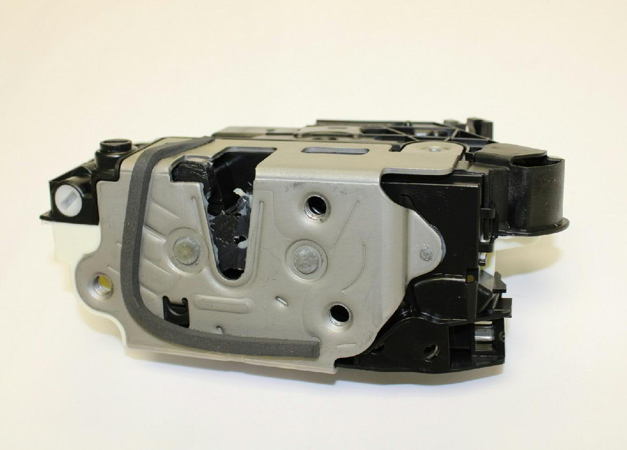 Cerradura de puerta trasera izquierda VAG 5N0839015R precio, desde 47,15 EUR