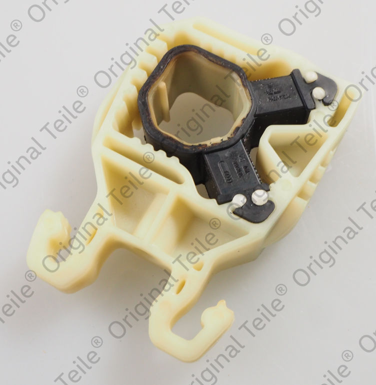 5Q0121367G VAG Soporte superior izquierdo del radiador
