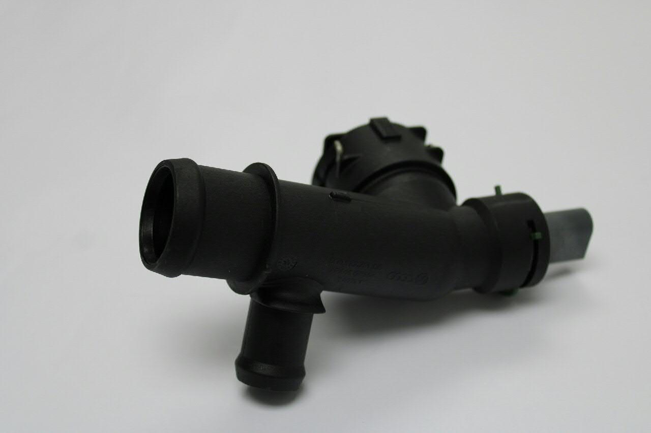 Brida del sistema de refrigeración (triple unión) VAG 5Q0122291DS precio, desde 7,97 EUR