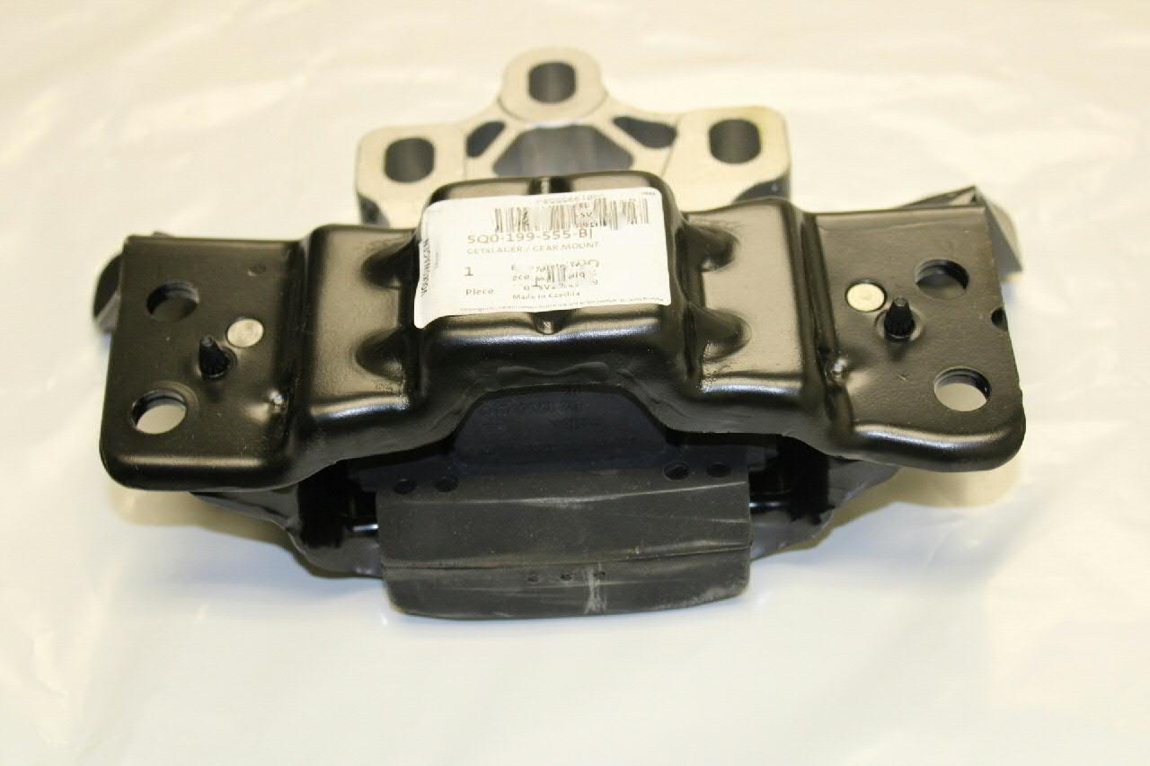 Soporte izquierdo del motor 5Q0199555BJ VAG