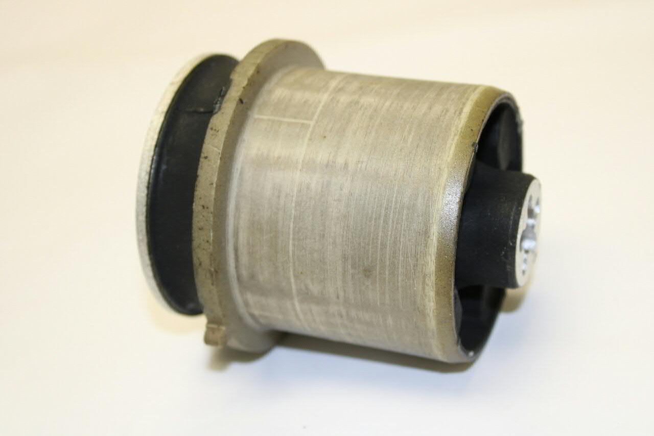 Silentblock trasero 5Q0501541C VAG