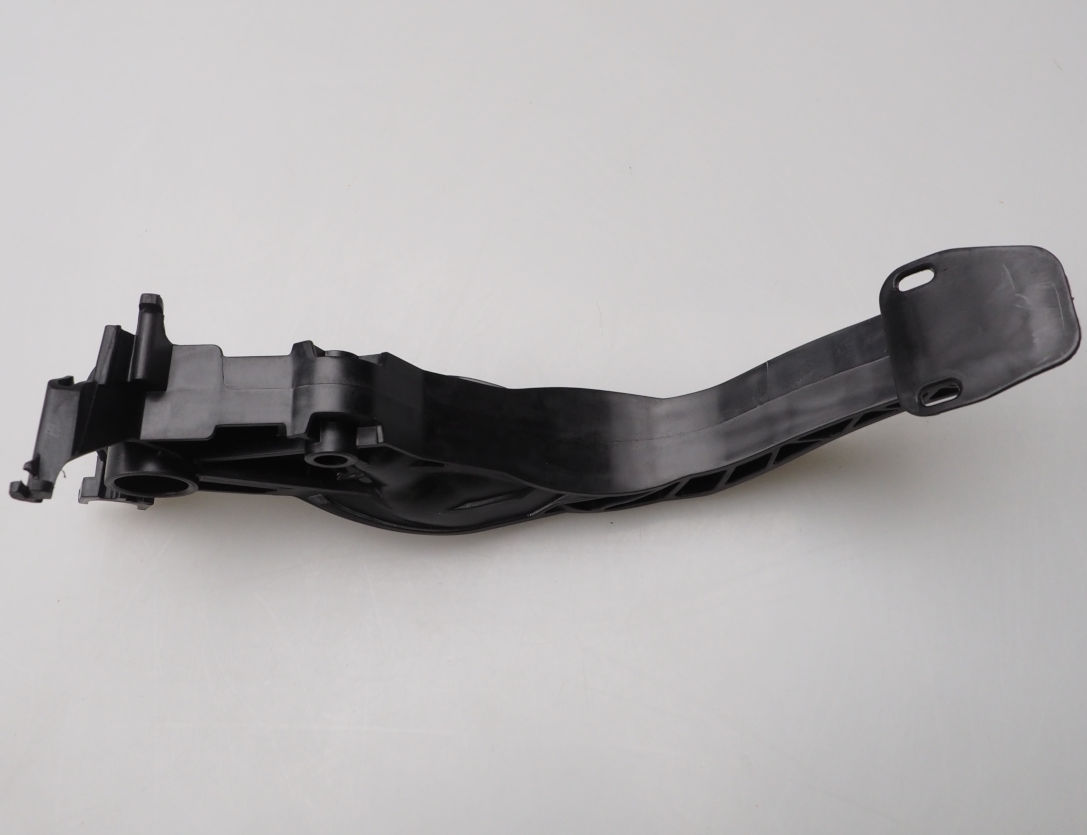 Comprar Pedal de embrague Volkswagen Jetta VII BU3, BU4 a bajo precio