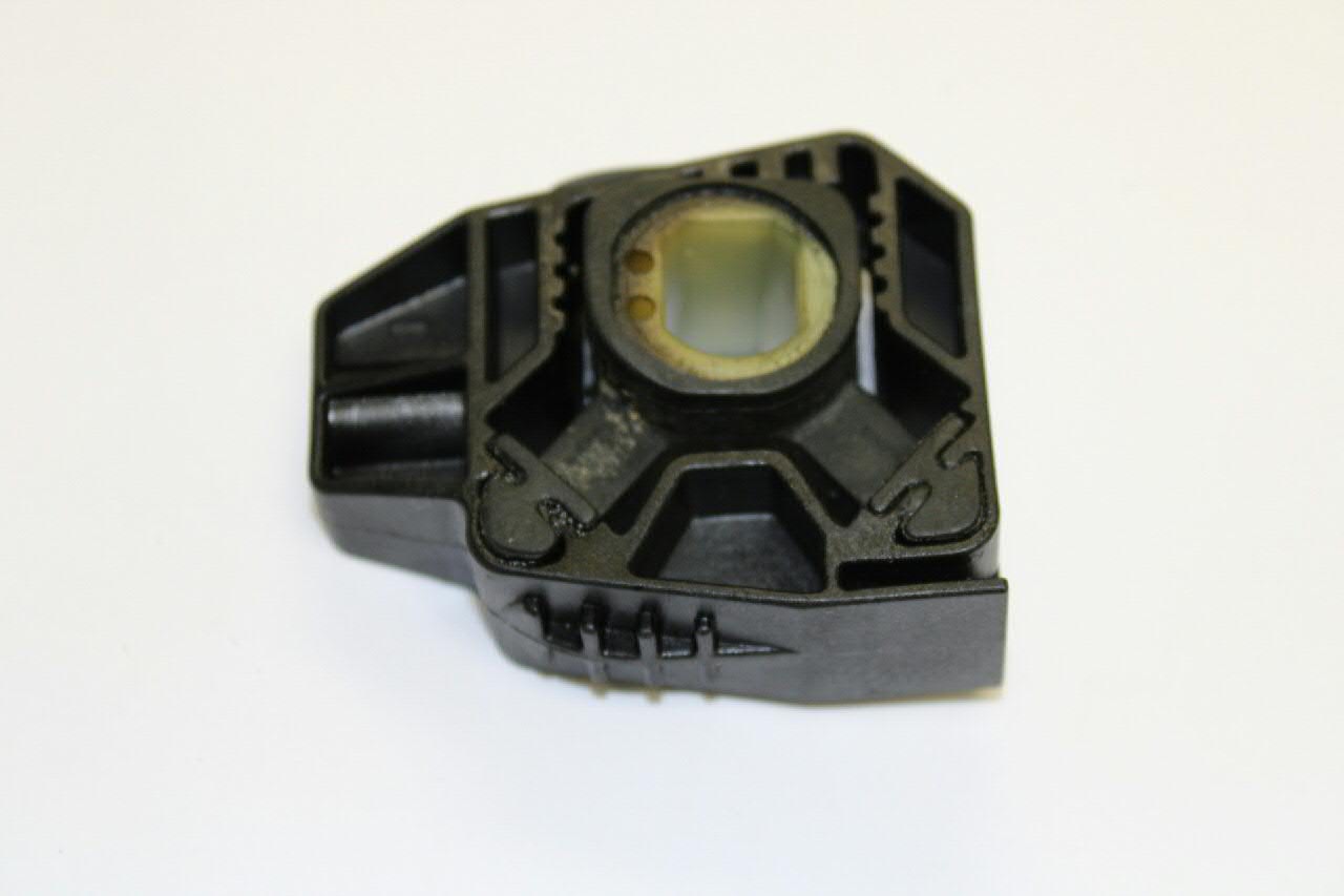 Soporte inferior de fijación del radiador VAG 6Q0121367A precio, desde 4,15 EUR