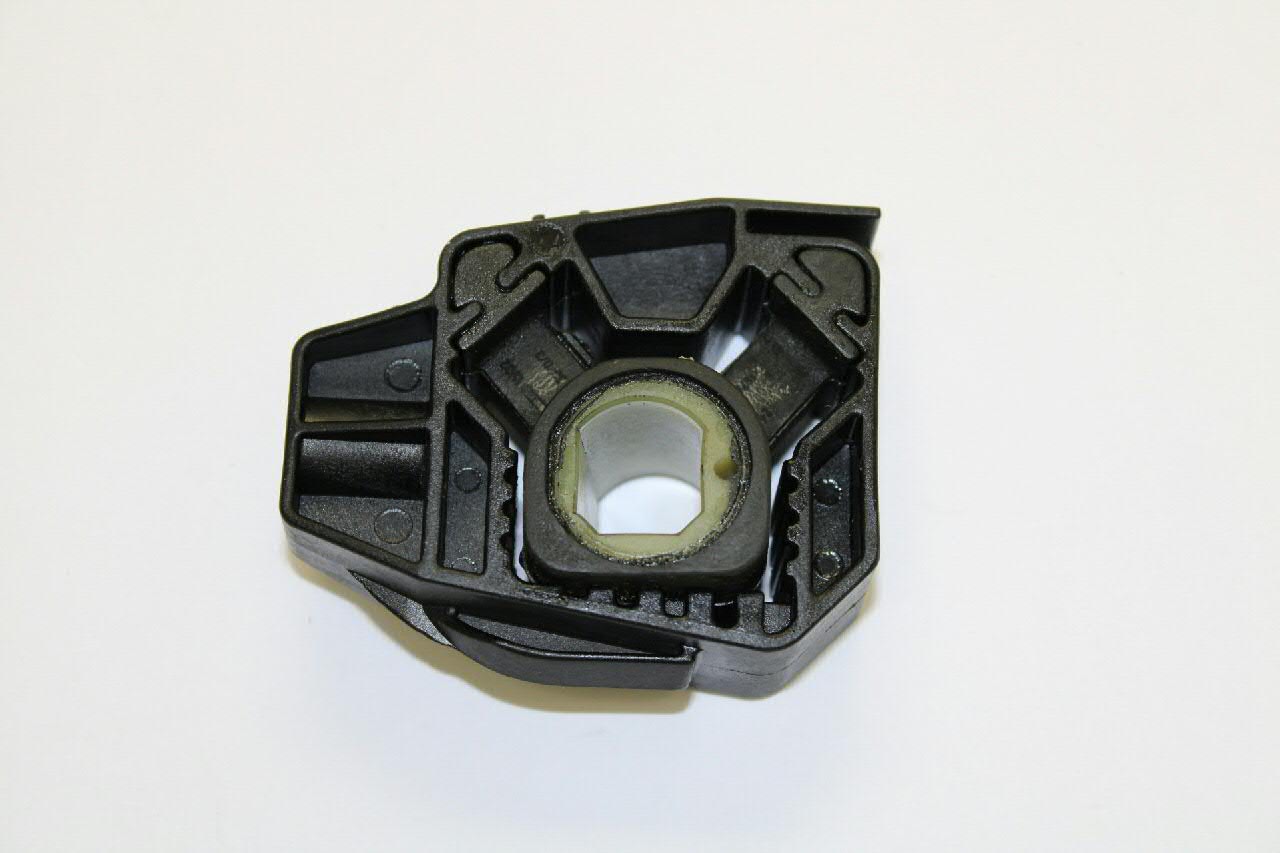6Q0121367A VAG Soporte inferior de fijación del radiador