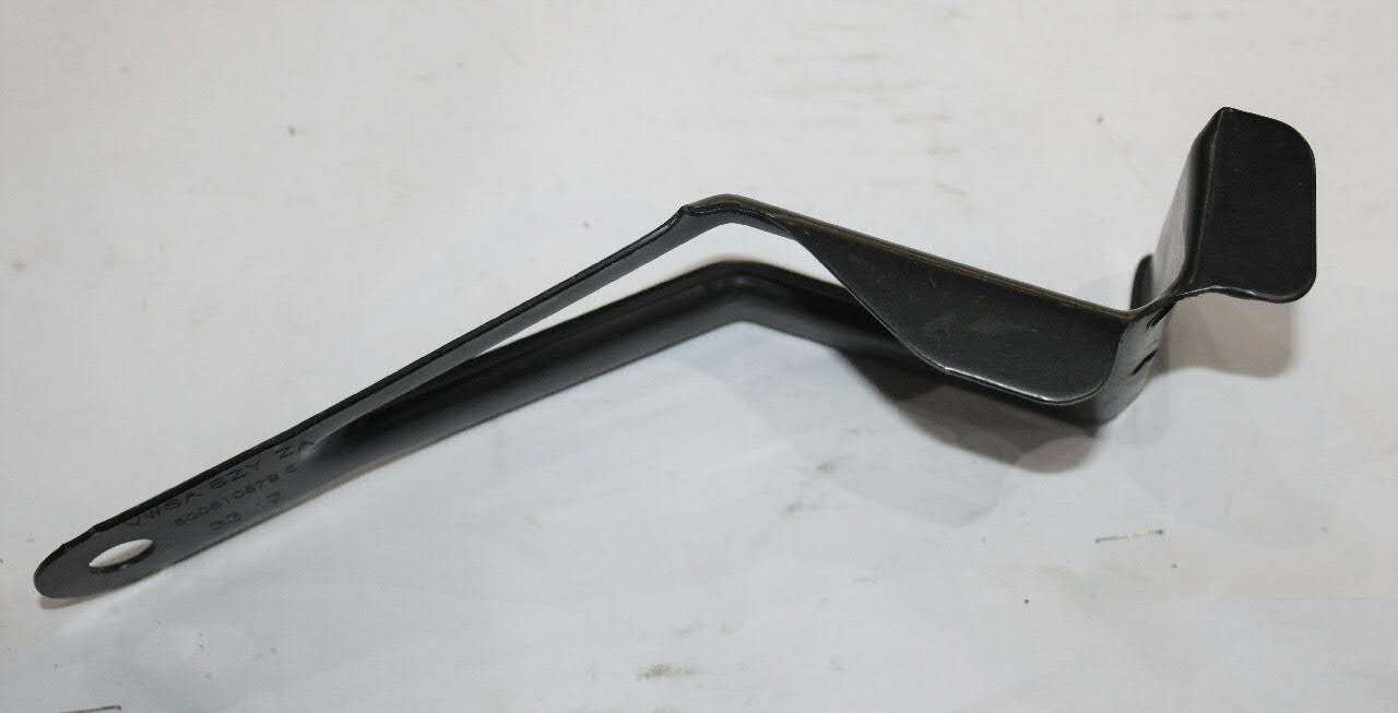 Soporte delantero izquierdo para aleta delantera VAG 6Q0810679E precio, desde 16,46 EUR