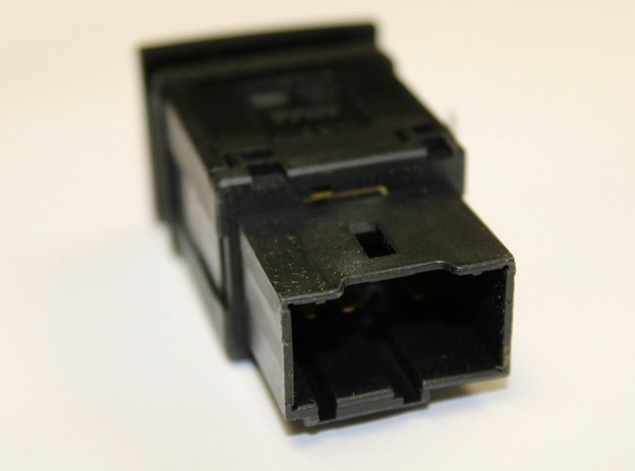  Boton de luz de emergencía Volkswagen Polo 5