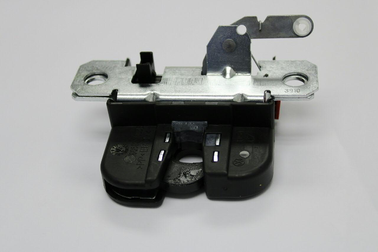 Cerradura de maletero 6Q6827505E VAG
