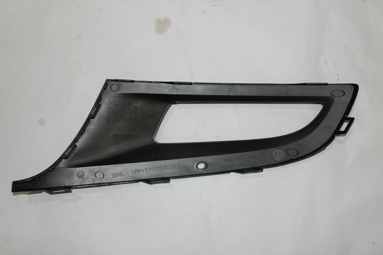 Tapa de rejilla de faro antiniebla delantero derecho VAG 6R0853666D9B9 precio, desde 5,76 EUR