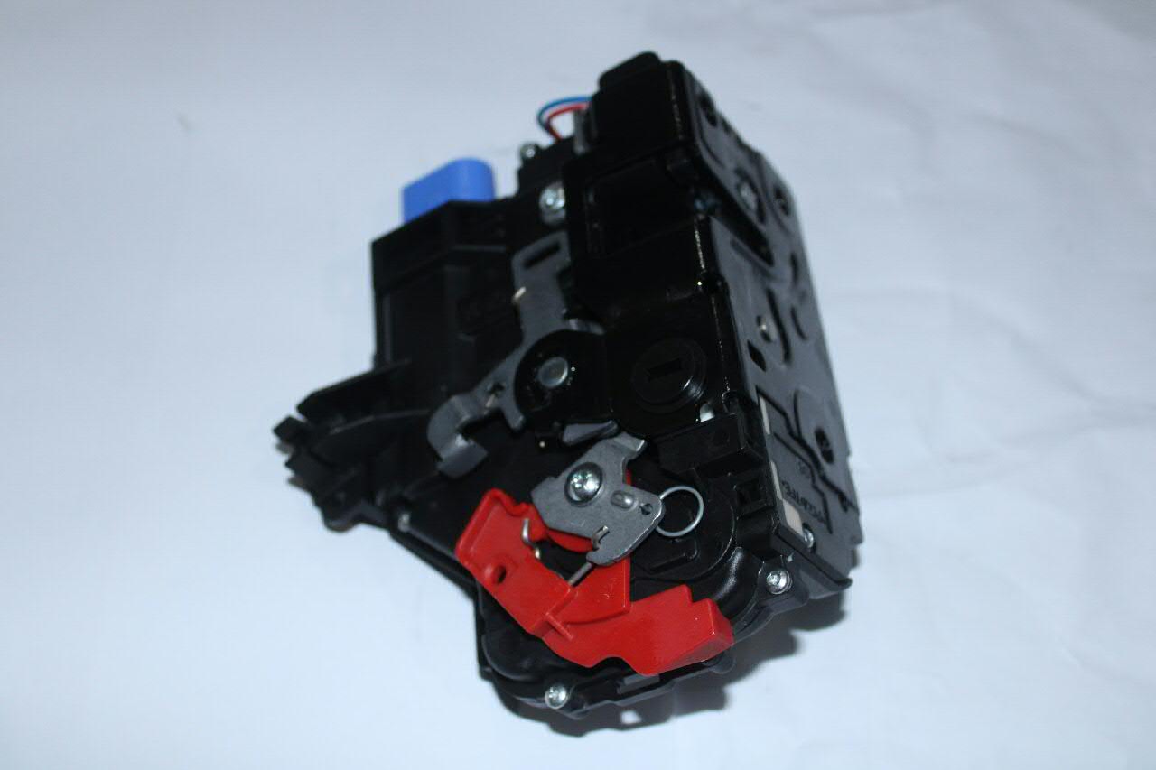 7L0839015D VAG Cerradura de puerta trasera izquierda