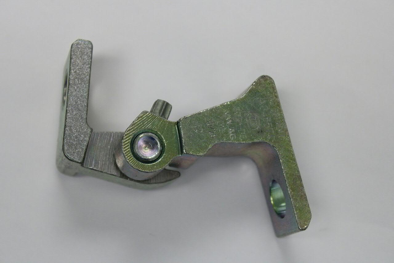 7N0831401D VAG Bisagra de puerta delantera izquierda