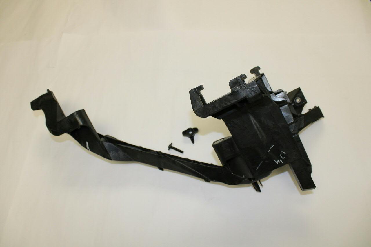 Soporte de fijación del faro delantero izquierdo 80A805607 VAG