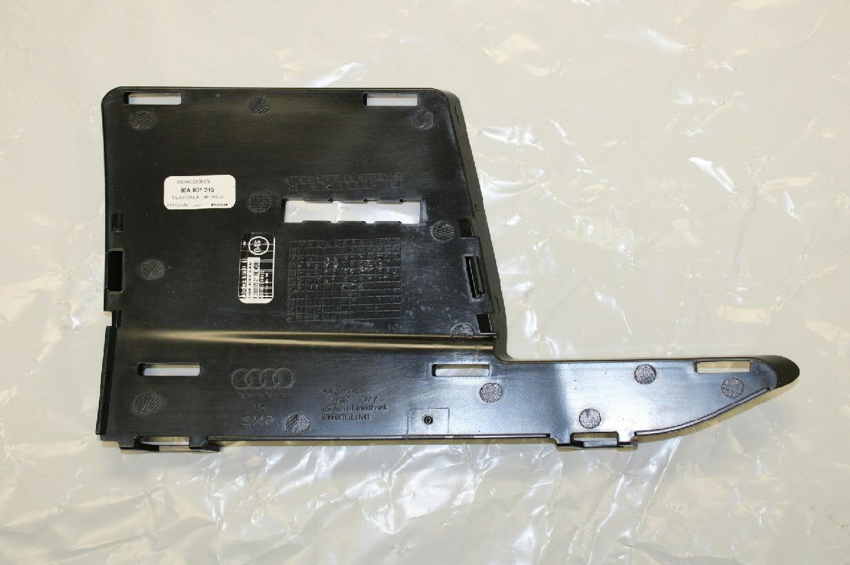 Rejilla del parachoques delantera izquierda 80A807245 VAG