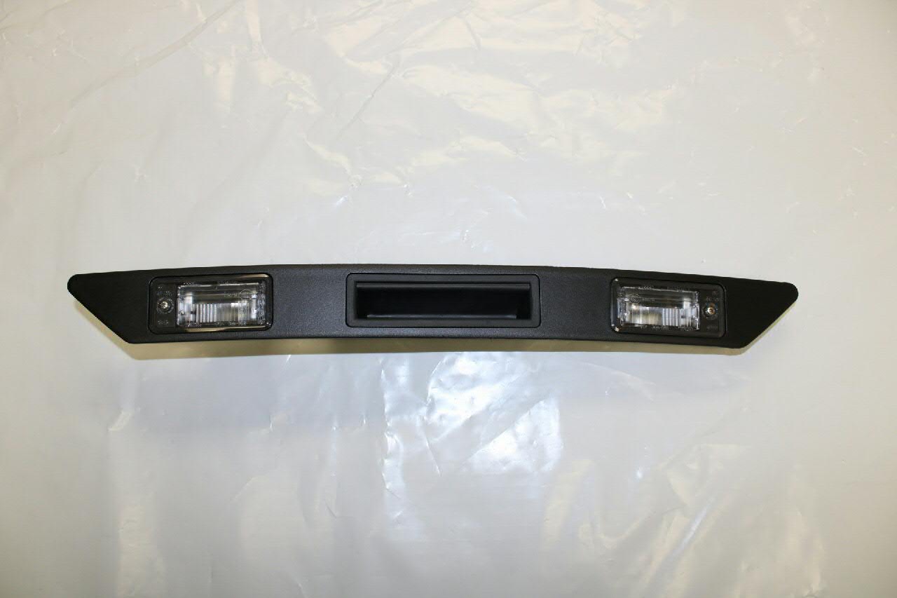 Moldura de tapa de maletero VAG 8P48275743FZ precio, desde 63,89 EUR