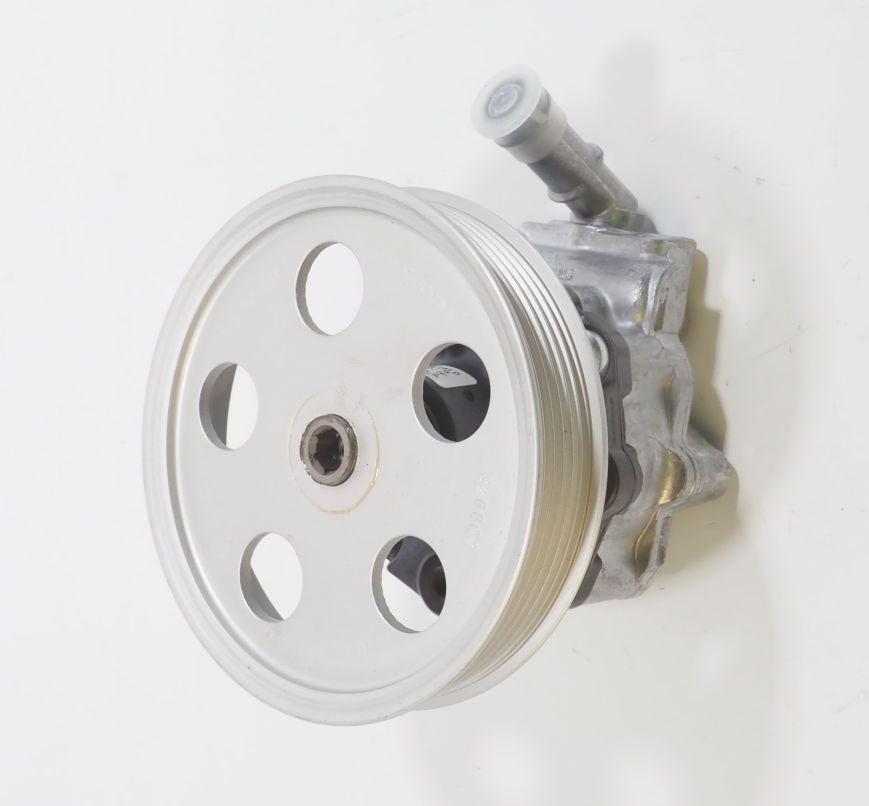 Bomba de dirección asistida  VAG 8R0145153D precio, desde 135,04 EUR