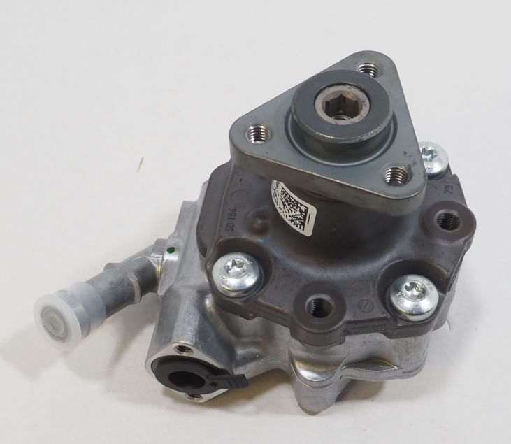 Bomba de dirección asistida  VAG 8R0145154B precio, desde 136,26 EUR