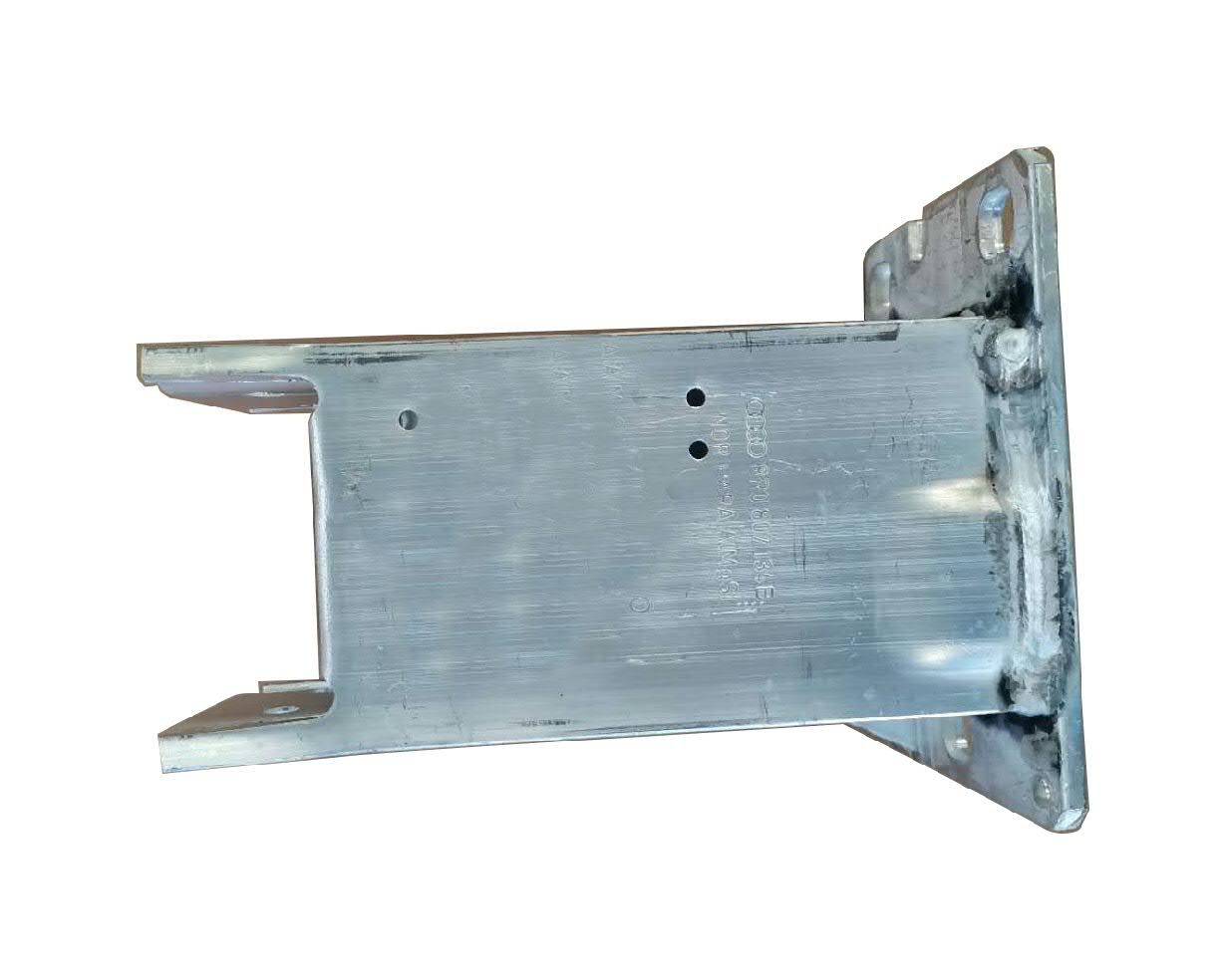 Comprar 8R0807134B VAG Soporte del refuerzo del parachoques delantero