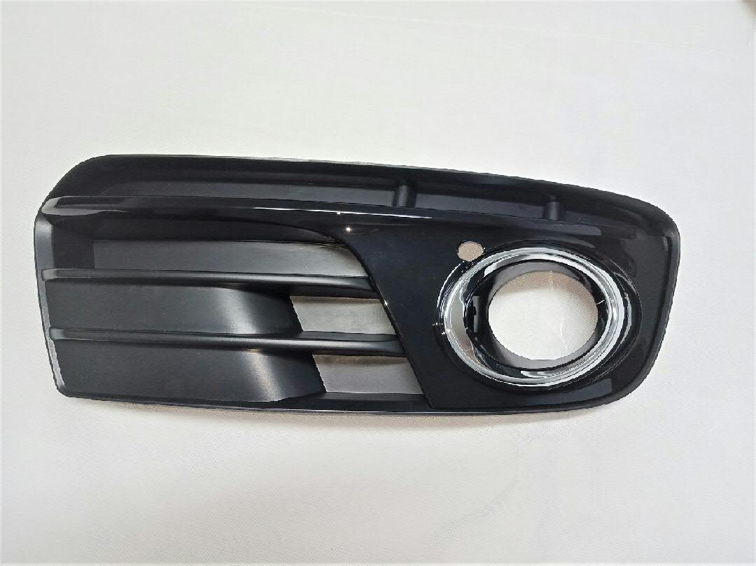 Tapa de rejilla de faro antiniebla delantero derecho VAG 8R0807682JBJI precio, desde 39,51 EUR