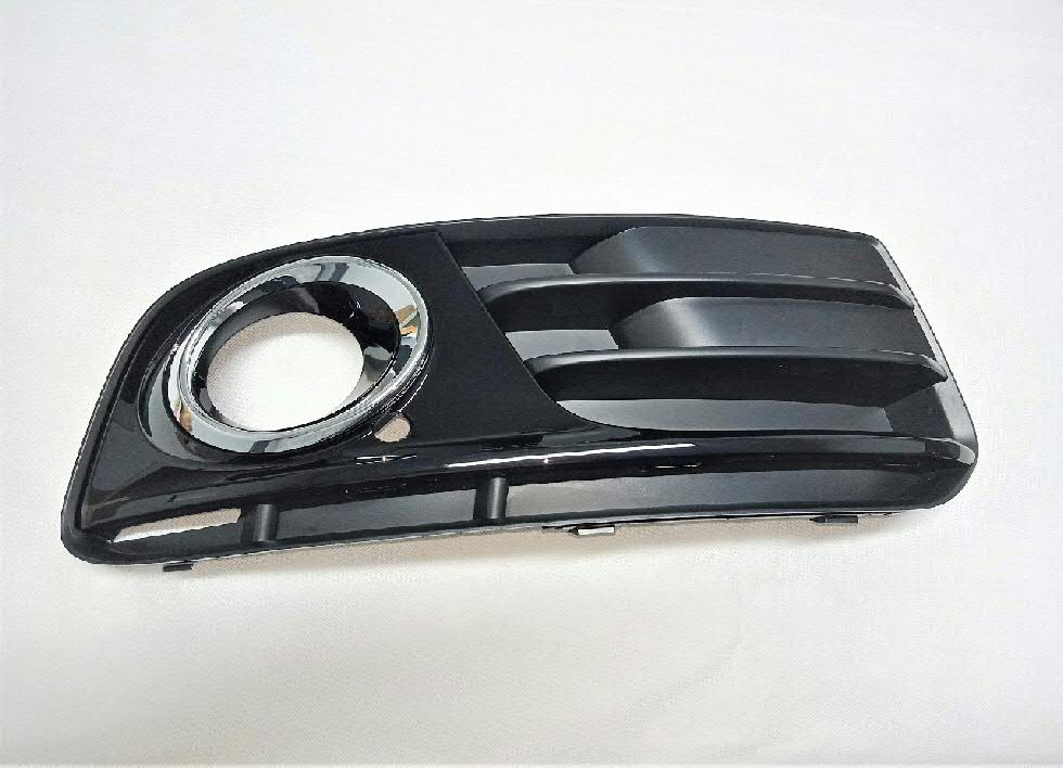 8R0807682JBJI VAG Tapa de rejilla de faro antiniebla delantero derecho