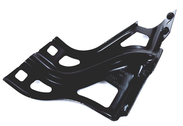 8U0821136 VAG Soporte delantero de guardabarros delantero derecho