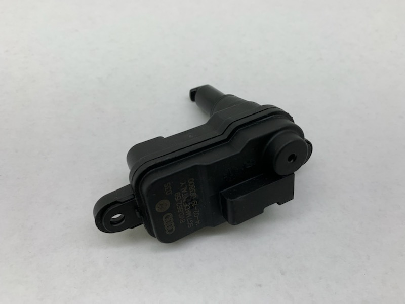 Motor de apertura de tapa de combustible VAG 8V0862159 precio, desde 37,41 EUR