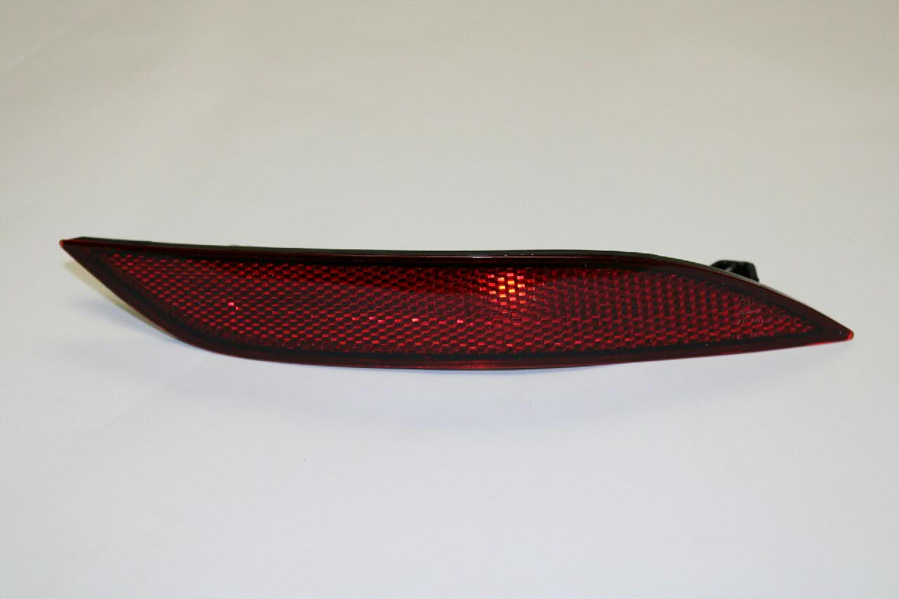 Reflector del parachoques trasero derecho 8V0945106 VAG