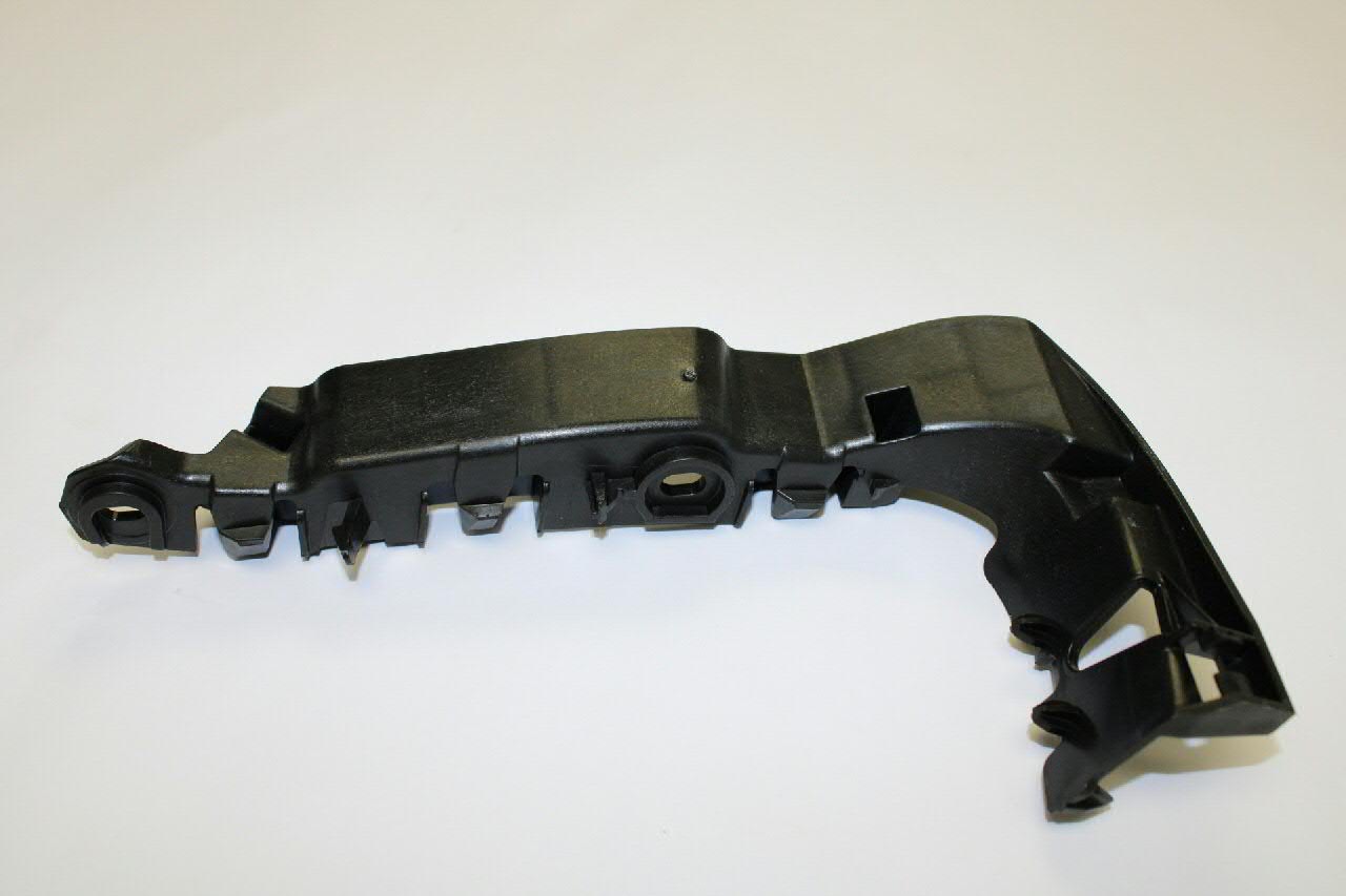 Guía derecha del parachoques delantero VAG 8V3807184A precio, desde 9,62 EUR