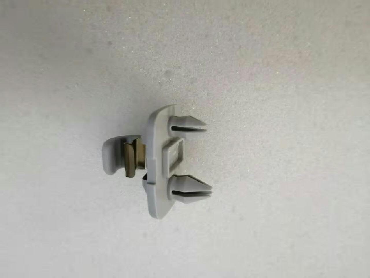 8W0857562AEP5 VAG Retenedor de visera parasol