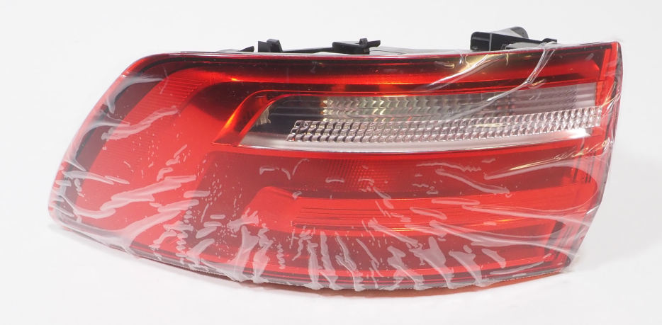 8W9945070 VAG Piloto trasero exterior derecho
