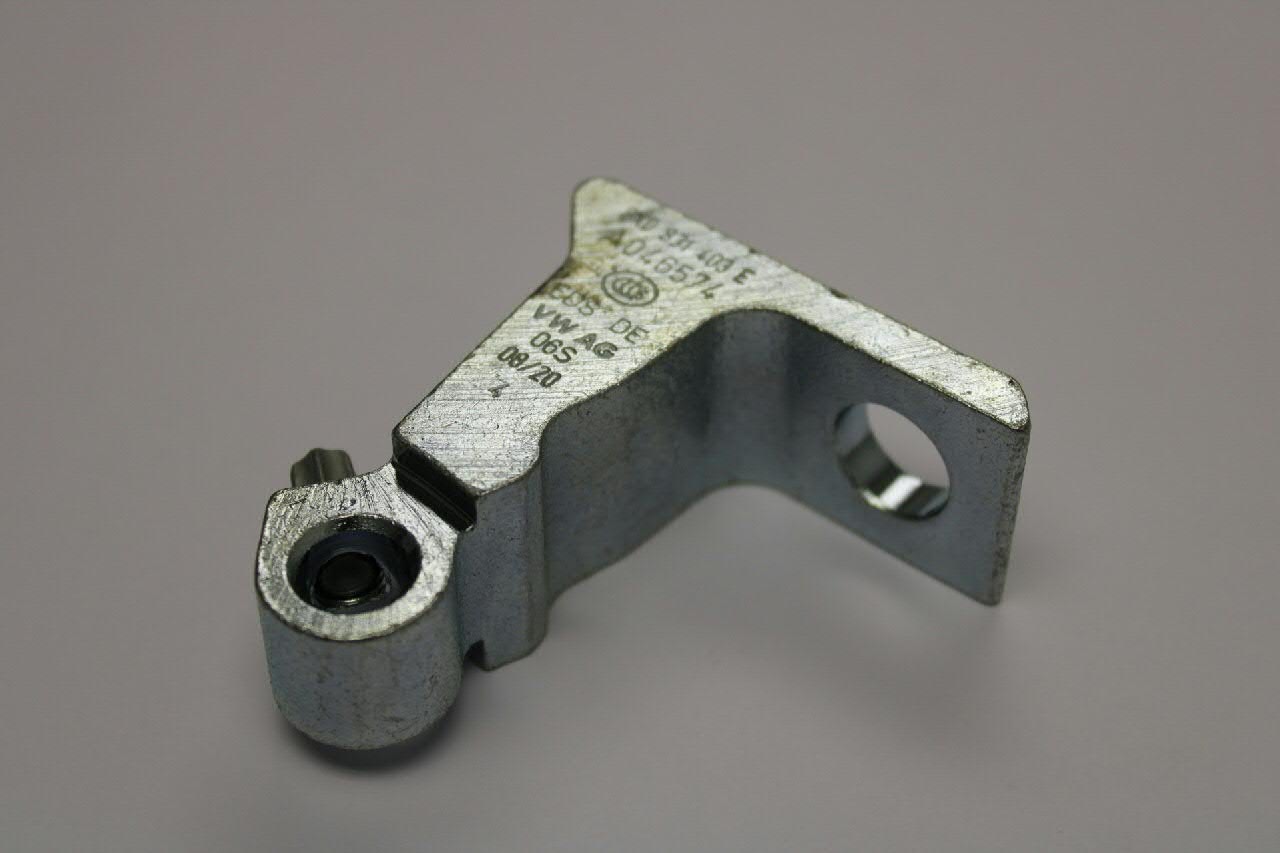 8X0831403E VAG Bisagra superior izquierda de puerta trasera batiente