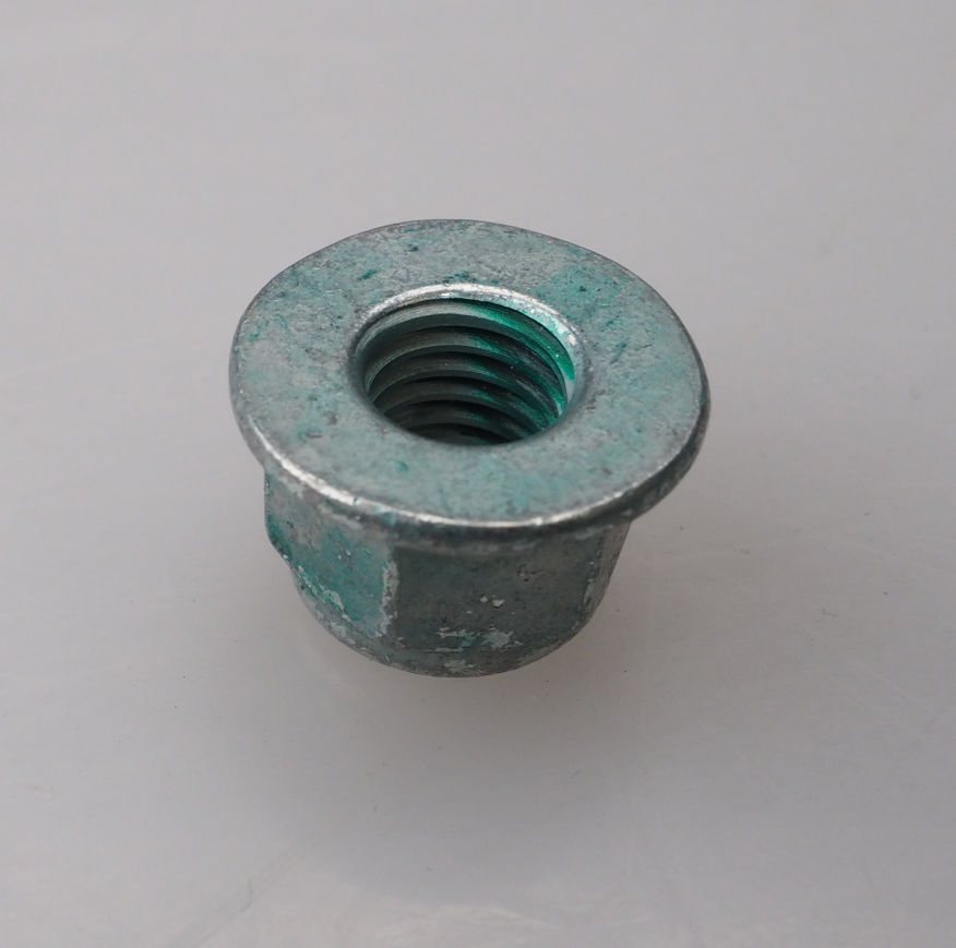 N10272302 VAG Tornillo (tuerca) de sujeción