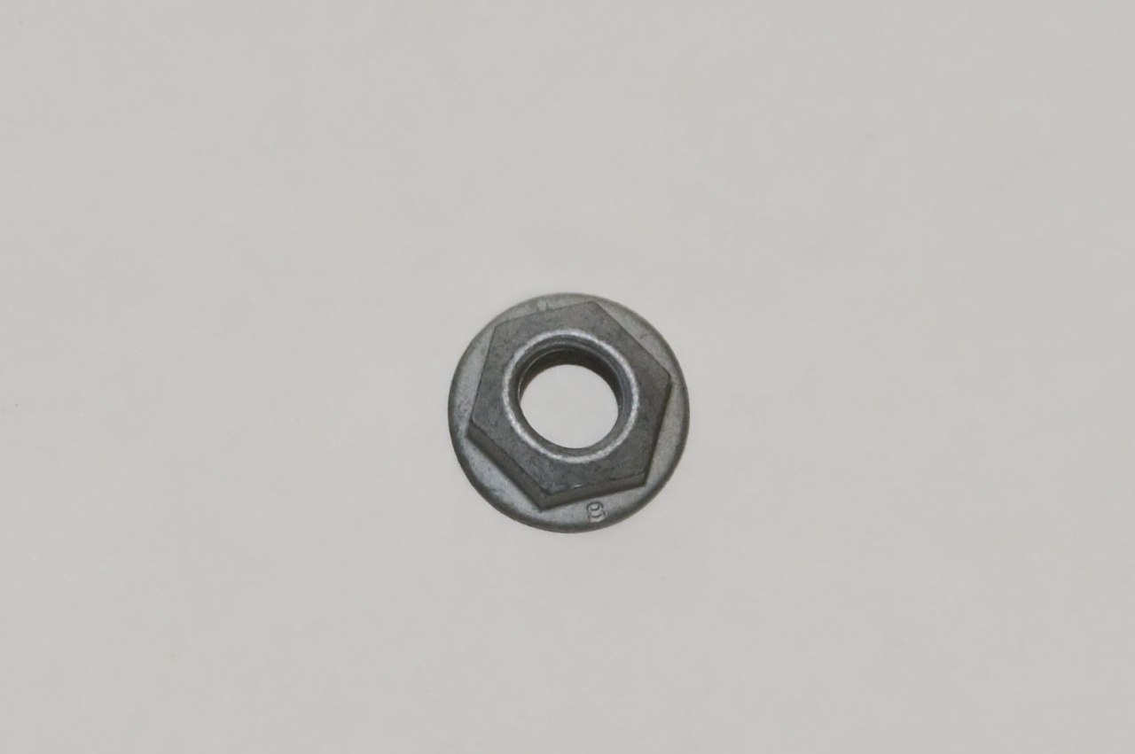 N10286111 VAG Tuerca del perno de fijación del brazo delantero inferior